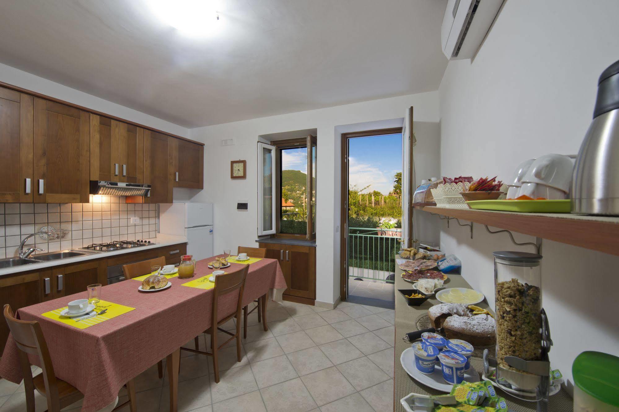 Bed and Breakfast Gli Dei Gemelli Аджерола Екстер'єр фото
